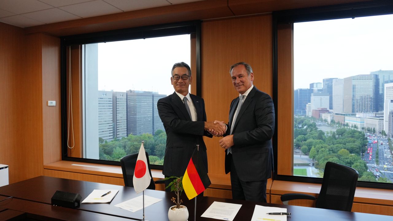 LWB STEINL HANDSHAKE